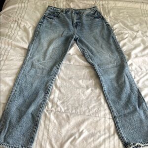 Classic Blue Straight Leg Jeans with Comfortable Fit